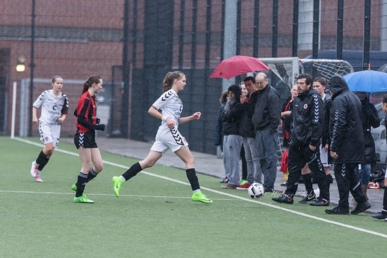 Bild 97 - B-Juniorinnen FC St.Pauli . Braedstrup IF : Ergebnis: 4:1